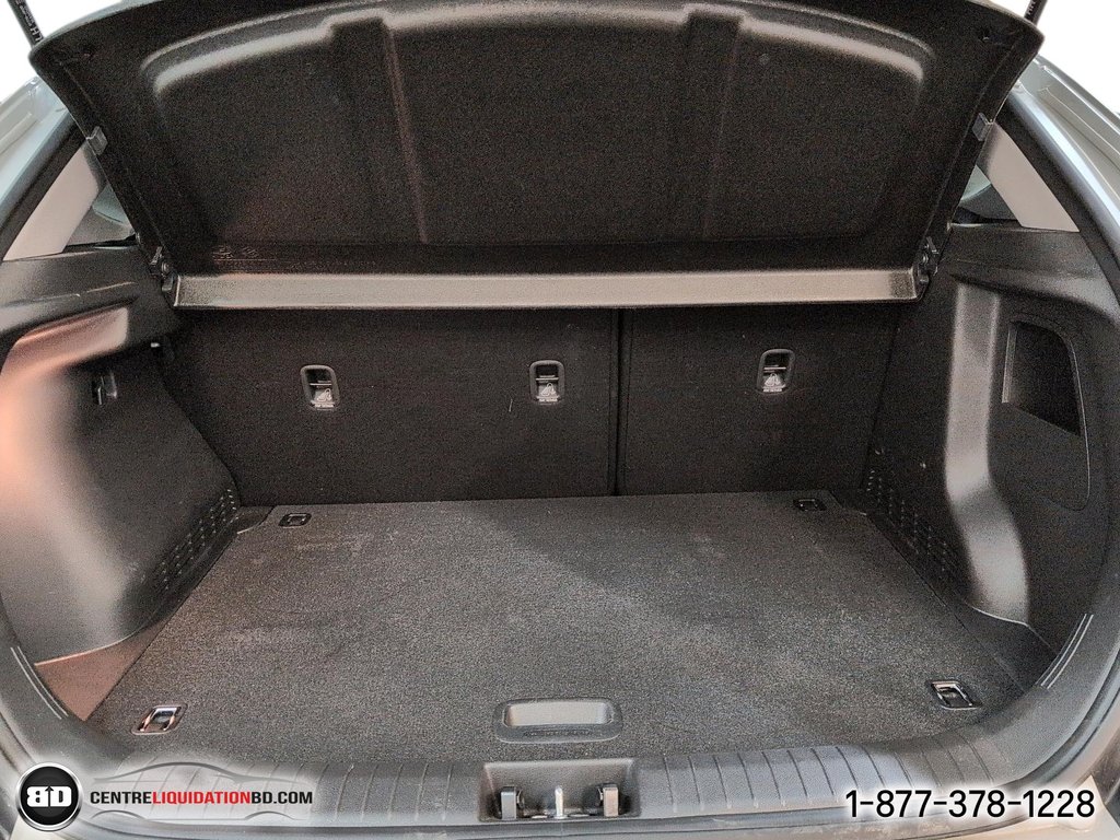 2023 Hyundai Kona Electric Preferred NAVIGATION in Granby, Quebec - 11 - w1024h768px