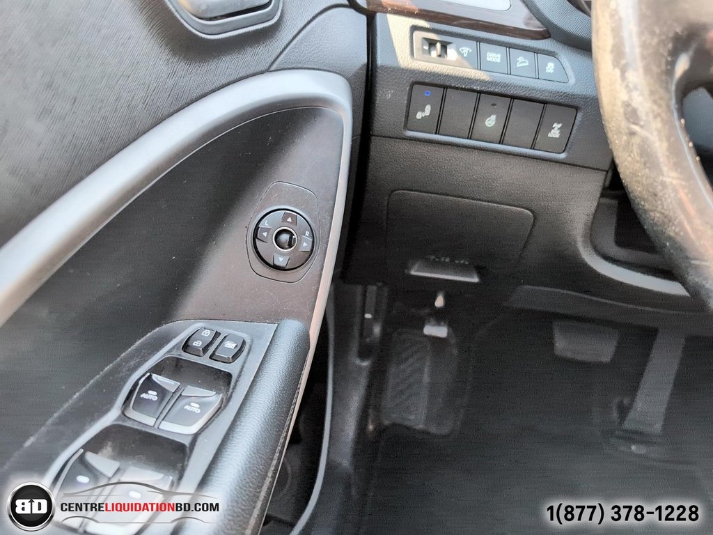 2017 Hyundai Santa Fe Sport PREMIUM AWD 2.4L in Granby, Quebec - 16 - w1024h768px