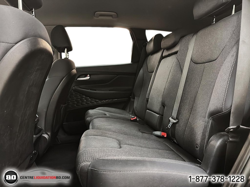 2020 Hyundai Santa Fe Essential AWD in Granby, Quebec - 14 - w1024h768px