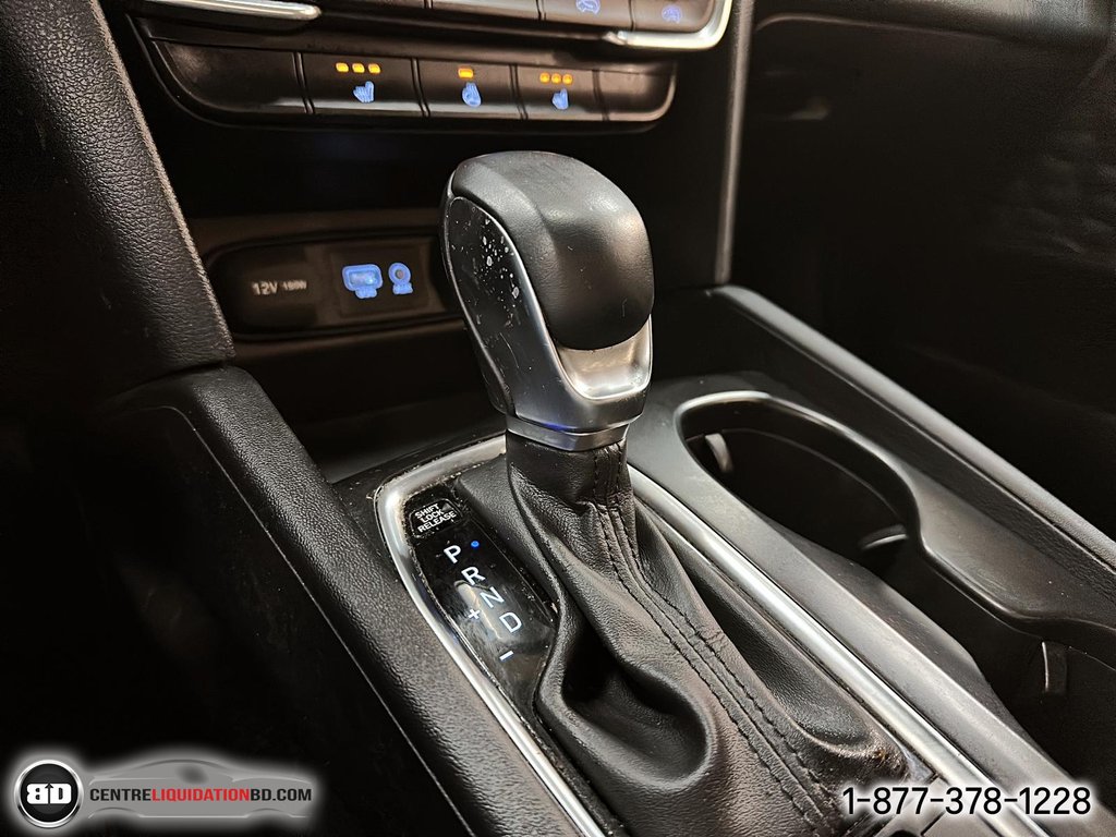 2020 Hyundai Santa Fe Essential AWD in Granby, Quebec - 20 - w1024h768px