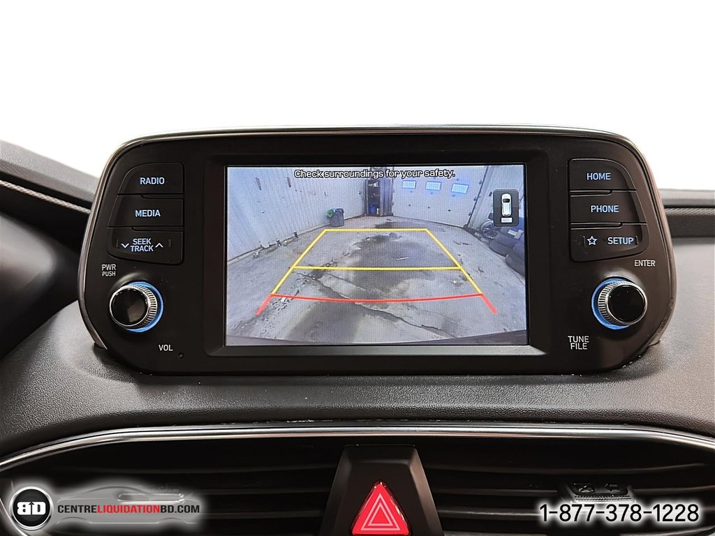 2020 Hyundai Santa Fe Essential AWD in Granby, Quebec - 24 - w1024h768px