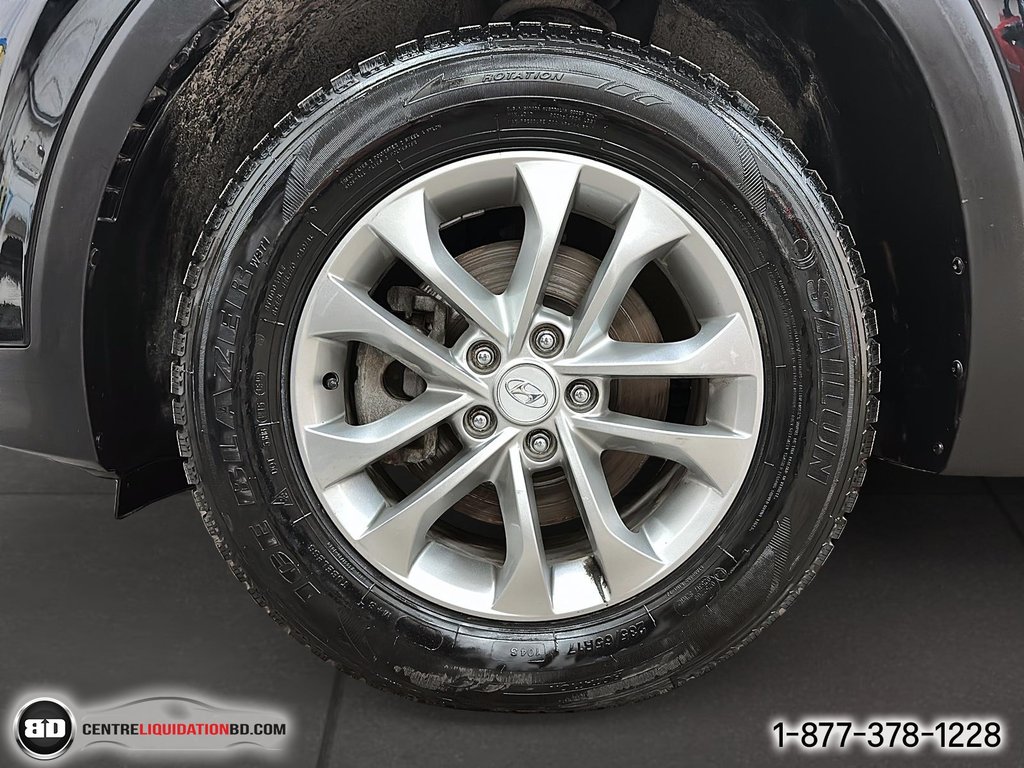 2020 Hyundai Santa Fe Essential AWD in Granby, Quebec - 12 - w1024h768px