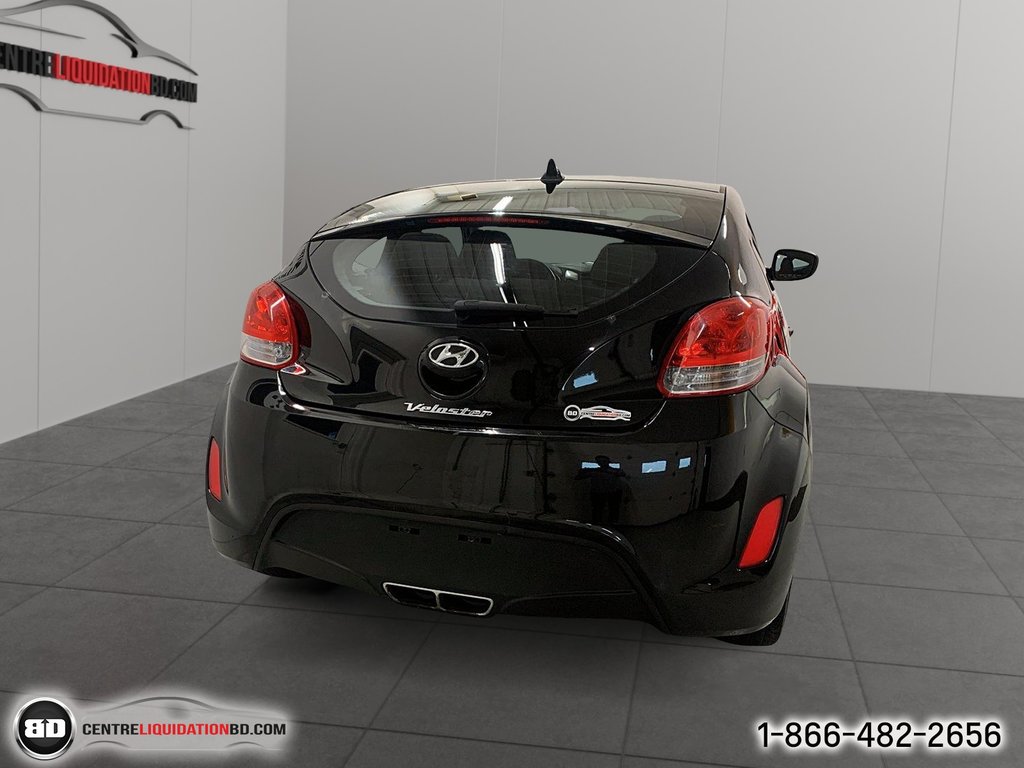 2015 Hyundai Veloster in Granby, Quebec - 5 - w1024h768px