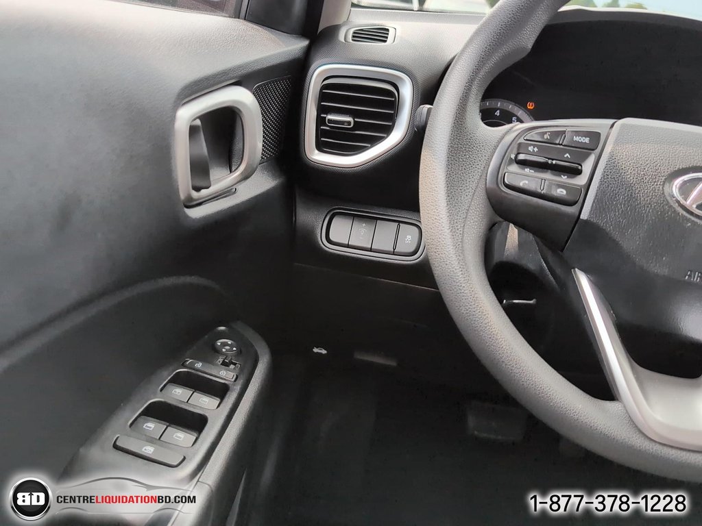 Hyundai Venue Essential 2021 à Granby, Québec - 15 - w1024h768px