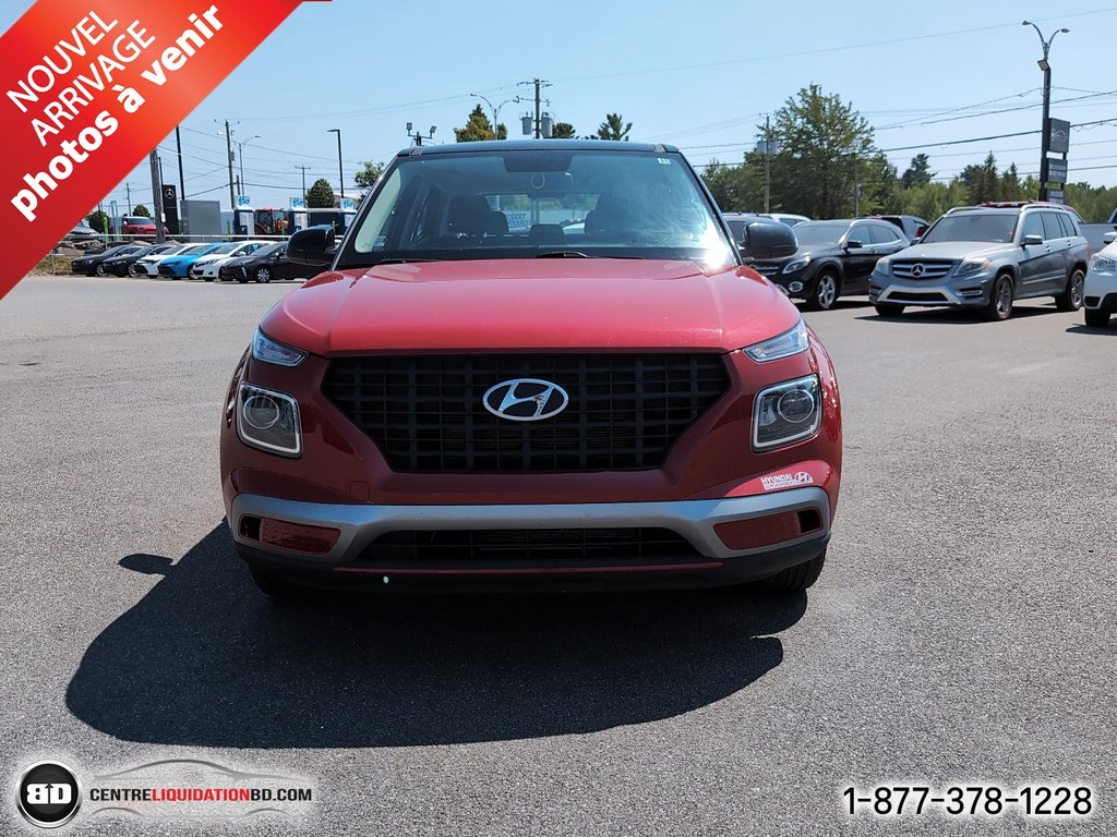2021 Hyundai Venue Essential in Granby, Quebec - 2 - w1024h768px