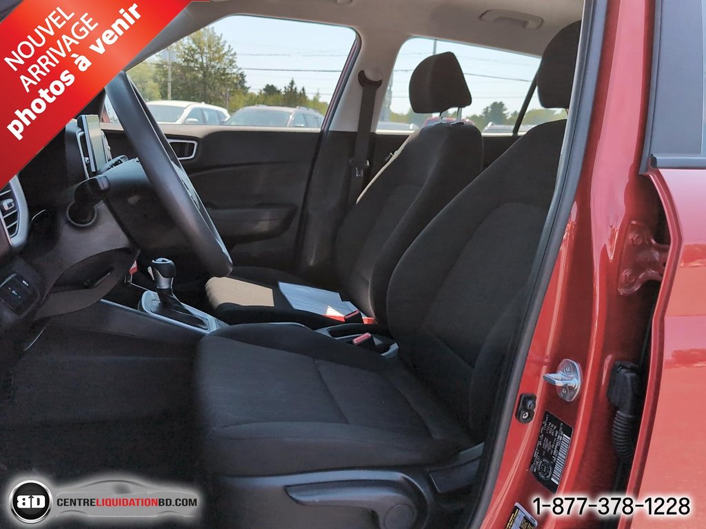 2021 Hyundai Venue Essential in Granby, Quebec - 8 - w1024h768px