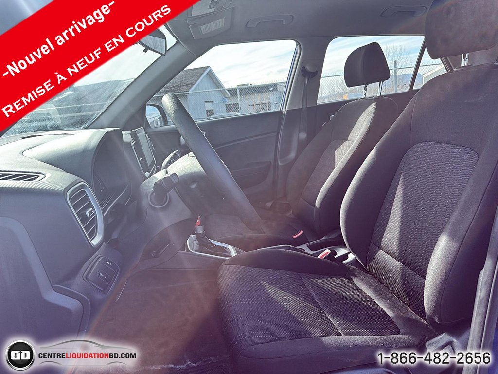 Hyundai Venue ESSENTIAL 2023 à Granby, Québec - 12 - w1024h768px
