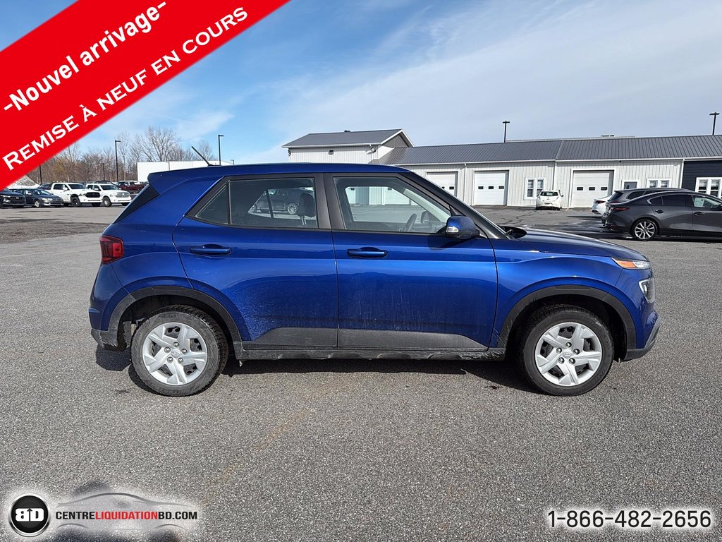 Hyundai Venue ESSENTIAL 2023 à Granby, Québec - 5 - w1024h768px