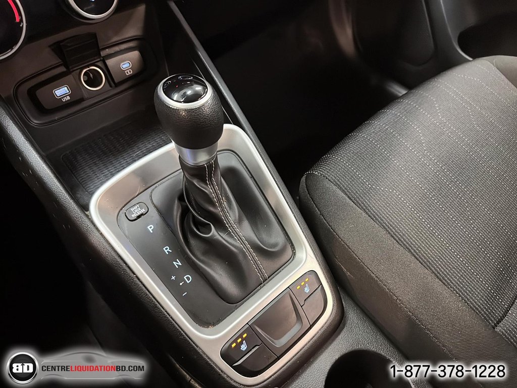Hyundai Venue ESSENTIAL 2023 à Granby, Québec - 22 - w1024h768px