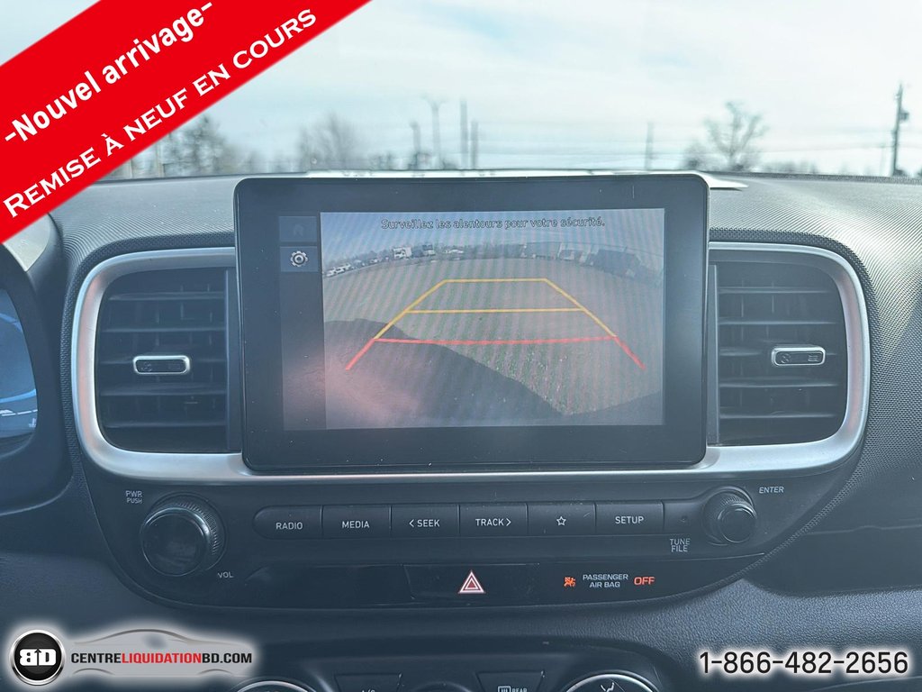 Hyundai Venue ESSENTIAL 2023 à Granby, Québec - 18 - w1024h768px