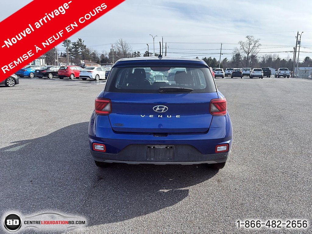Hyundai Venue ESSENTIAL 2023 à Granby, Québec - 9 - w1024h768px