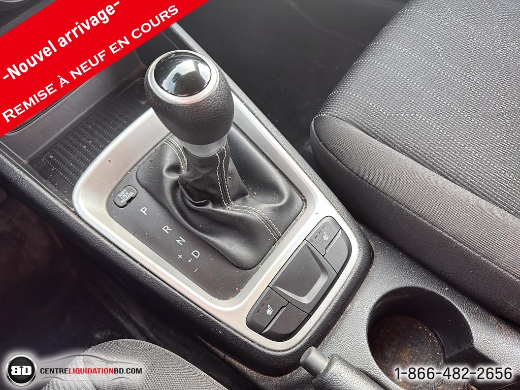 Hyundai Venue ESSENTIAL 2023 à Granby, Québec - 19 - w1024h768px