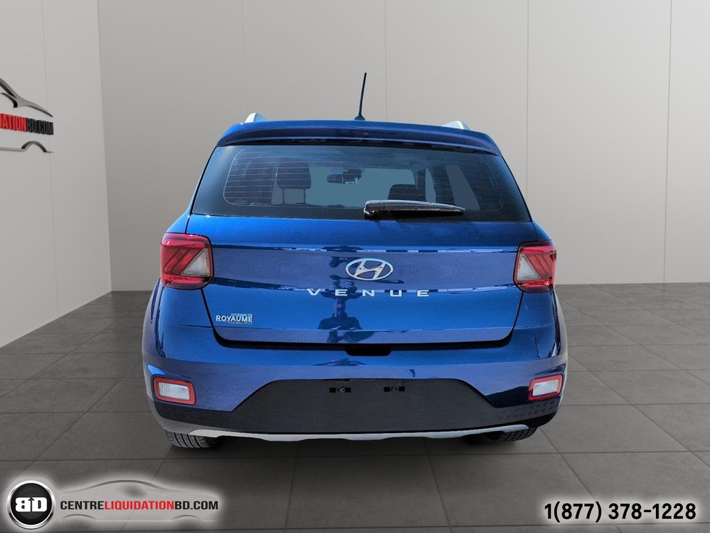 2023 Hyundai Venue Ultimate TOIT OUVRANT in Granby, Quebec - 7 - w1024h768px