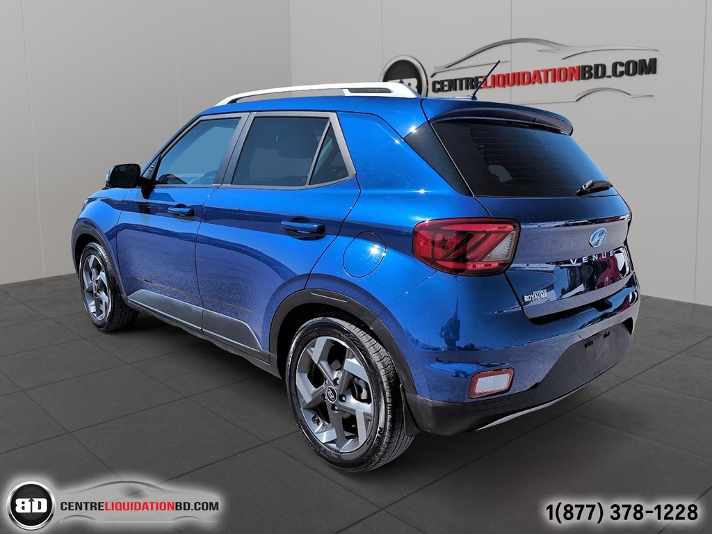 2023 Hyundai Venue Ultimate TOIT OUVRANT in Granby, Quebec - 8 - w1024h768px
