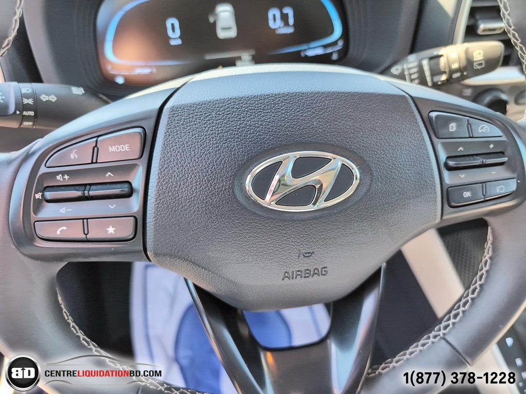 2023 Hyundai Venue Ultimate TOIT OUVRANT in Granby, Quebec - 16 - w1024h768px