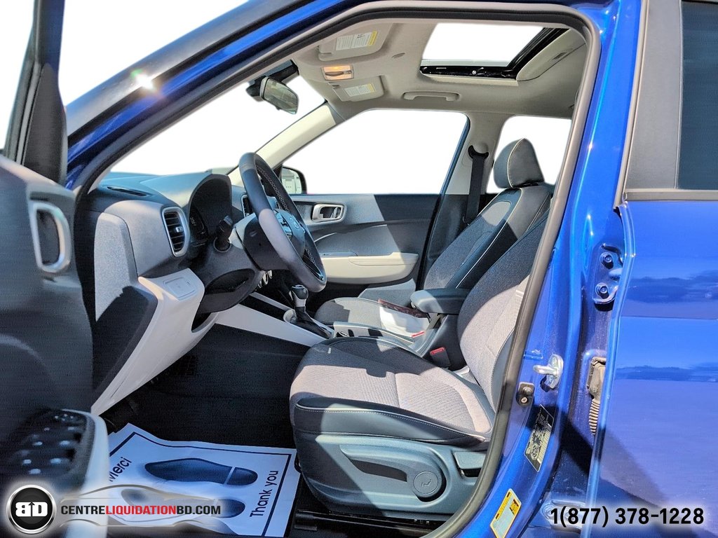 2023 Hyundai Venue Ultimate TOIT OUVRANT in Granby, Quebec - 13 - w1024h768px