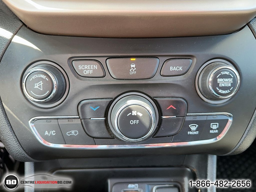 Jeep Cherokee  2014 à Granby, Québec - 13 - w1024h768px