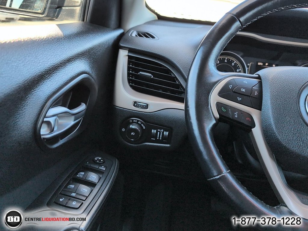 Jeep Cherokee North 2015 à Granby, Québec - 16 - w1024h768px