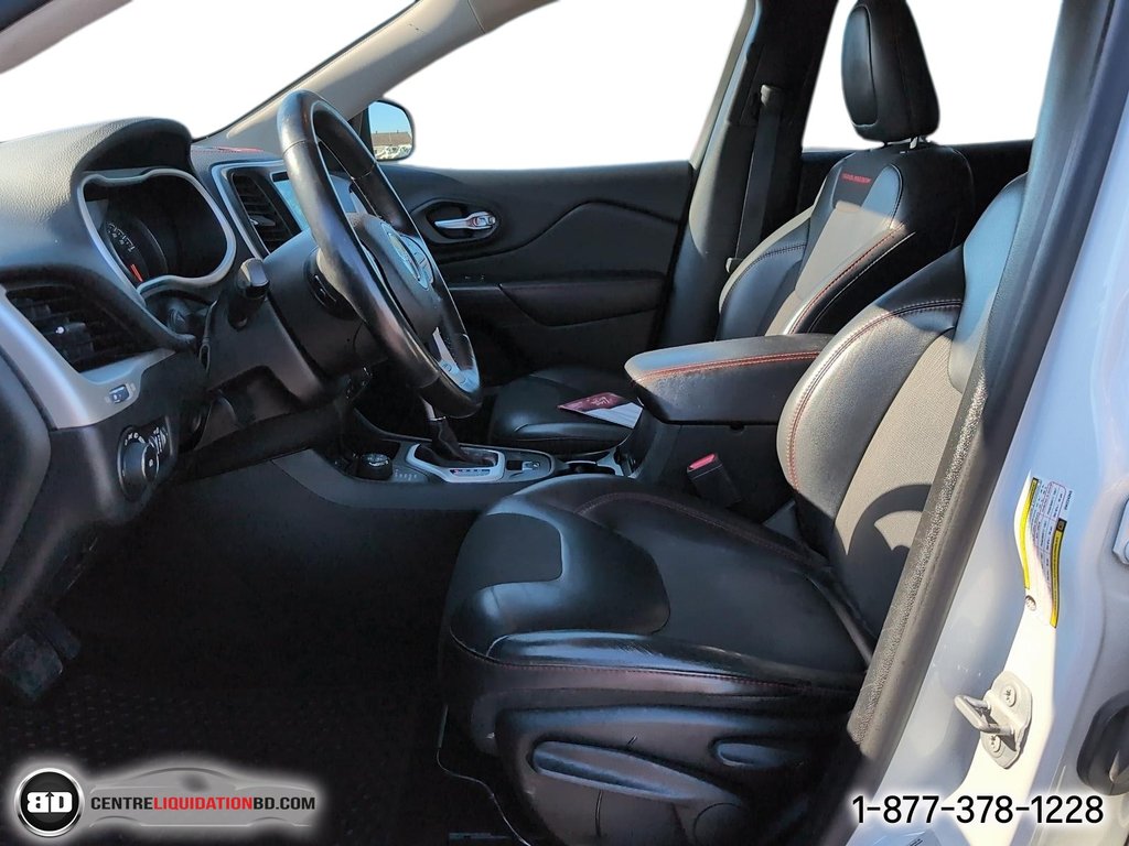 2016 Jeep Cherokee Trailhawk v6 in Granby, Quebec - 11 - w1024h768px