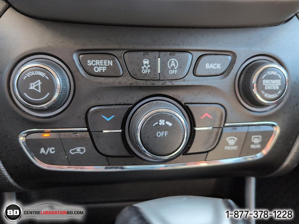 2016 Jeep Cherokee Trailhawk v6 in Granby, Quebec - 20 - w1024h768px