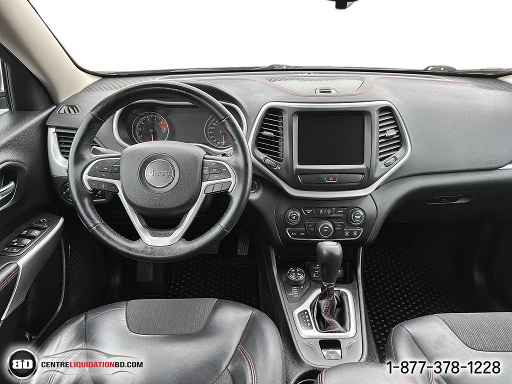 2018 Jeep Cherokee Trailhawk V6 3.2L in Granby, Quebec - 13 - w1024h768px