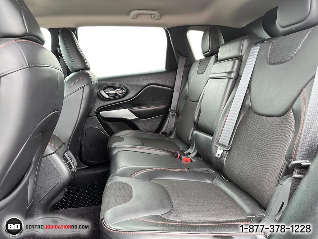 2018 Jeep Cherokee Trailhawk V6 3.2L in Granby, Quebec - 12 - w1024h768px