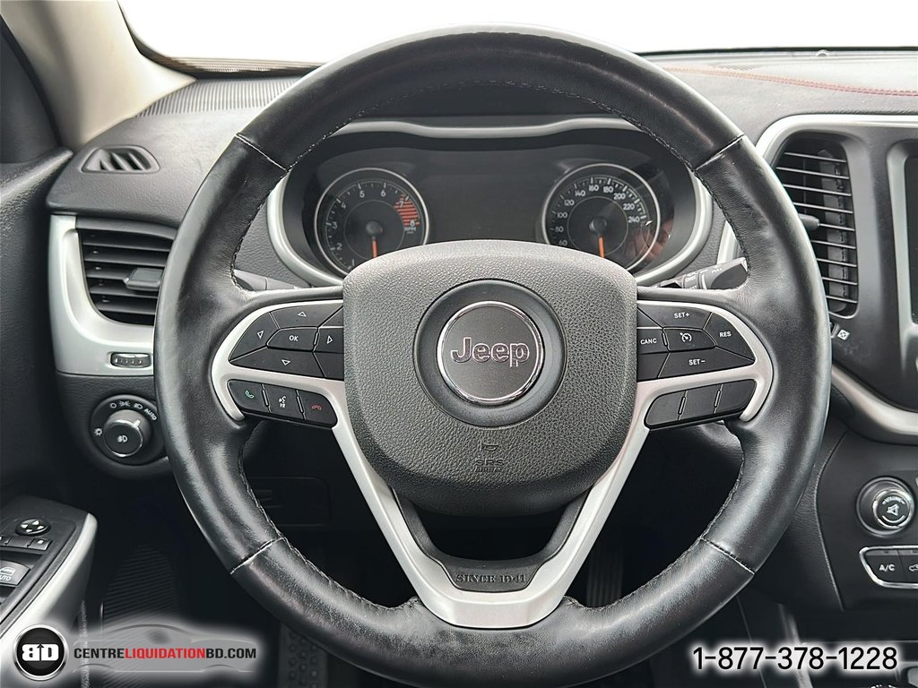 2018 Jeep Cherokee Trailhawk V6 3.2L in Granby, Quebec - 15 - w1024h768px