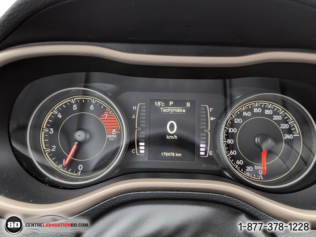 2018 Jeep Cherokee Altitude V6 3.2L 4X4 in Granby, Quebec - 18 - w1024h768px