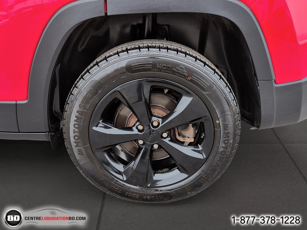 2018 Jeep Cherokee Altitude V6 3.2L 4X4 in Granby, Quebec - 12 - w1024h768px