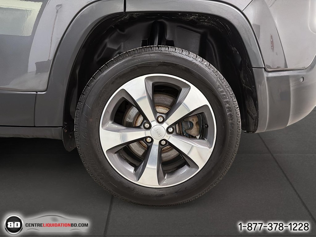 2019 Jeep Cherokee LIMITED CUIR TOIT PANO 4X4 in Granby, Quebec - 12 - w1024h768px