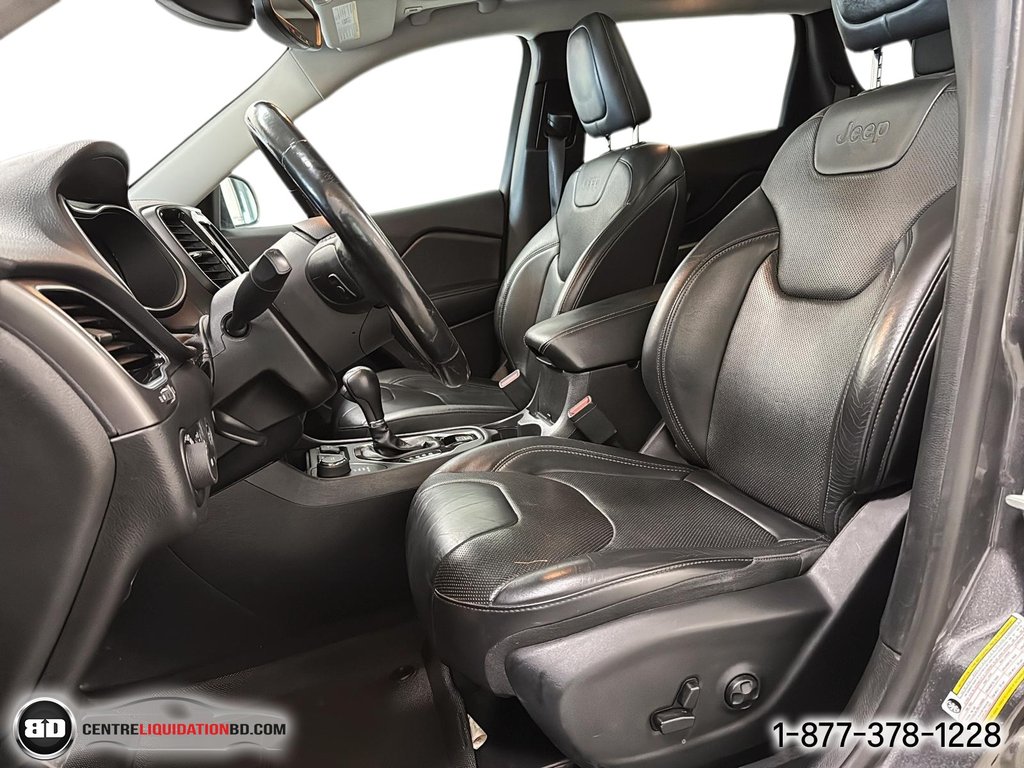 2019 Jeep Cherokee LIMITED CUIR TOIT PANO 4X4 in Granby, Quebec - 14 - w1024h768px