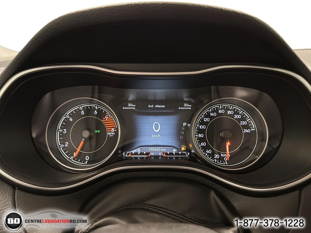 2019 Jeep Cherokee LIMITED CUIR TOIT PANO 4X4 in Granby, Quebec - 20 - w1024h768px