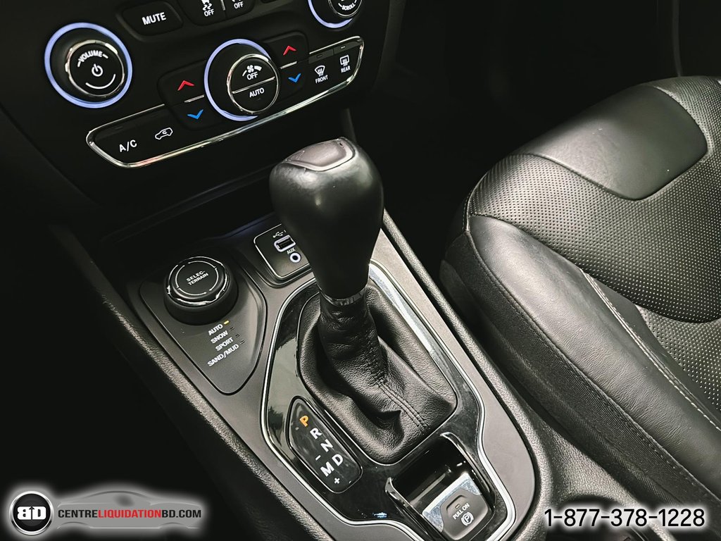 2019 Jeep Cherokee LIMITED CUIR TOIT PANO 4X4 in Granby, Quebec - 22 - w1024h768px