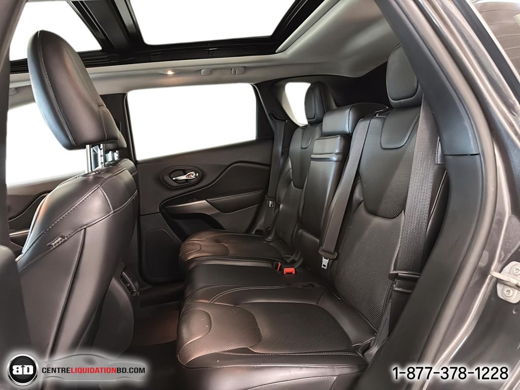 2019 Jeep Cherokee LIMITED CUIR TOIT PANO 4X4 in Granby, Quebec - 16 - w1024h768px