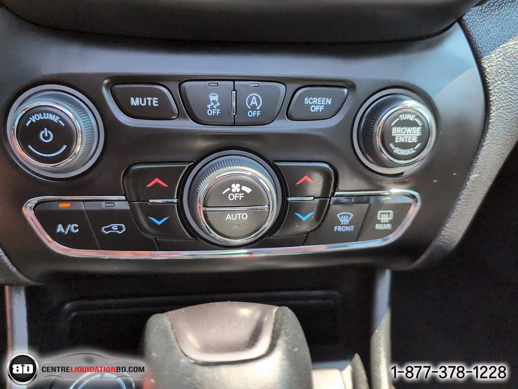 2022 Jeep Cherokee Altitude in Granby, Quebec - 19 - w1024h768px