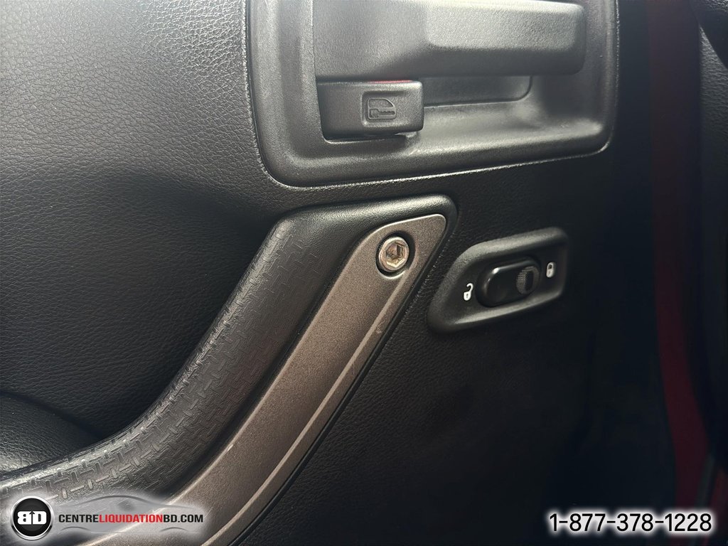 Jeep Wrangler Unlimited Sport 2011 à Granby, Québec - 13 - w1024h768px
