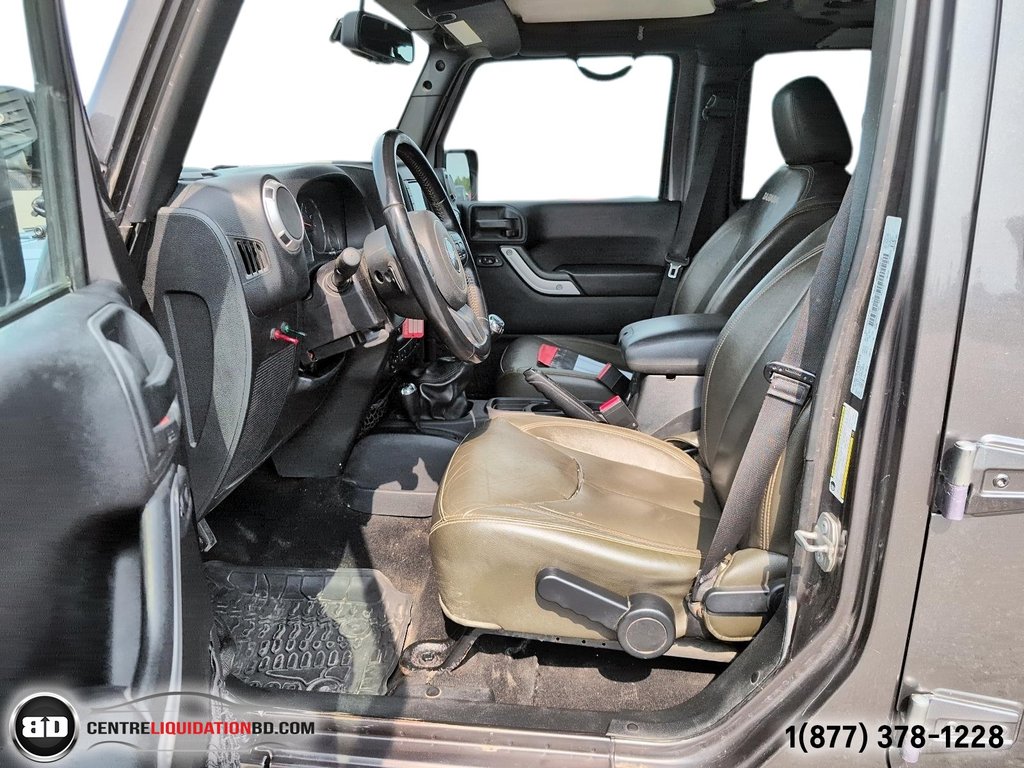 2016 Jeep Wrangler Unlimited SAHARA CUIR 2 TOITS in Granby, Quebec - 13 - w1024h768px
