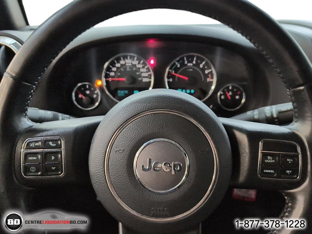 2017 Jeep Wrangler Unlimited Sahara V6 3.6L NAVIGATION AUTOMATIQUE in Granby, Quebec - 16 - w1024h768px