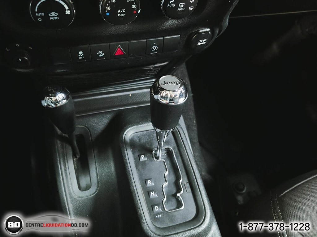 2017 Jeep Wrangler Unlimited Sahara V6 3.6L NAVIGATION AUTOMATIQUE in Granby, Quebec - 19 - w1024h768px