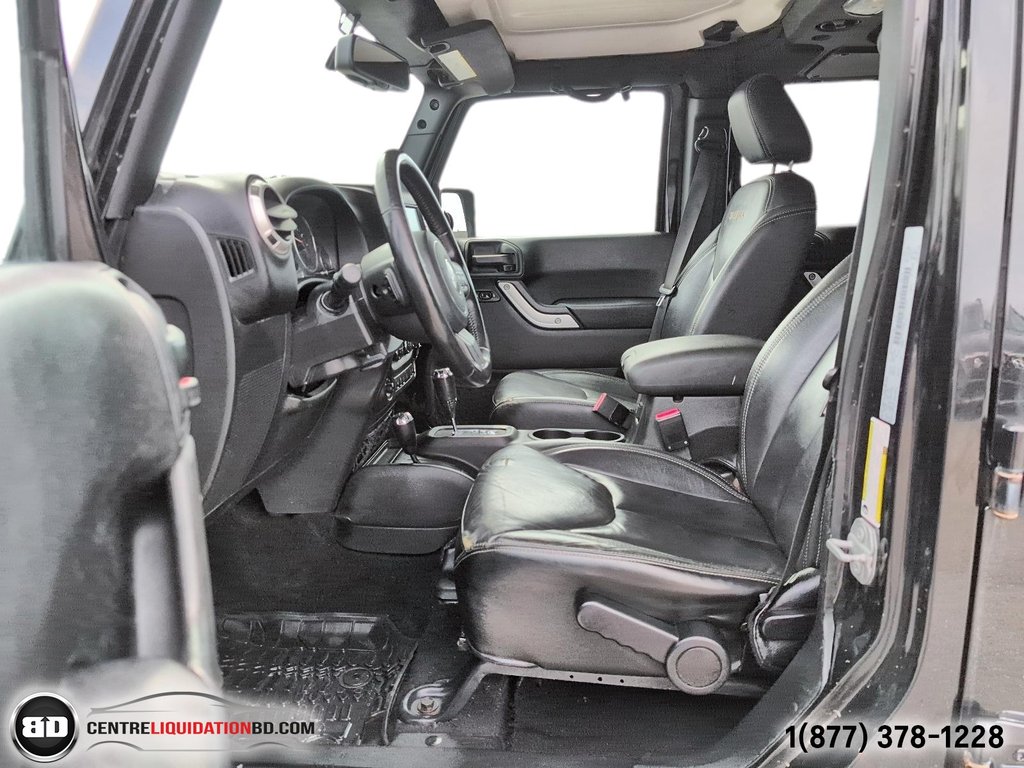 Jeep Wrangler Unlimited SAHARA V6 3.6L CUIR 2017 à Granby, Québec - 13 - w1024h768px