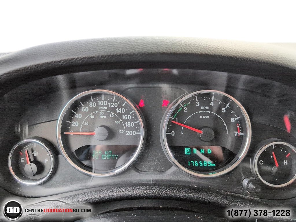 Jeep Wrangler Unlimited SAHARA V6 3.6L CUIR 2017 à Granby, Québec - 18 - w1024h768px