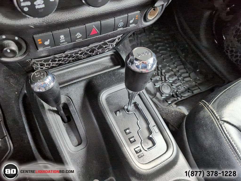 Jeep Wrangler Unlimited SAHARA V6 3.6L CUIR 2017 à Granby, Québec - 20 - w1024h768px