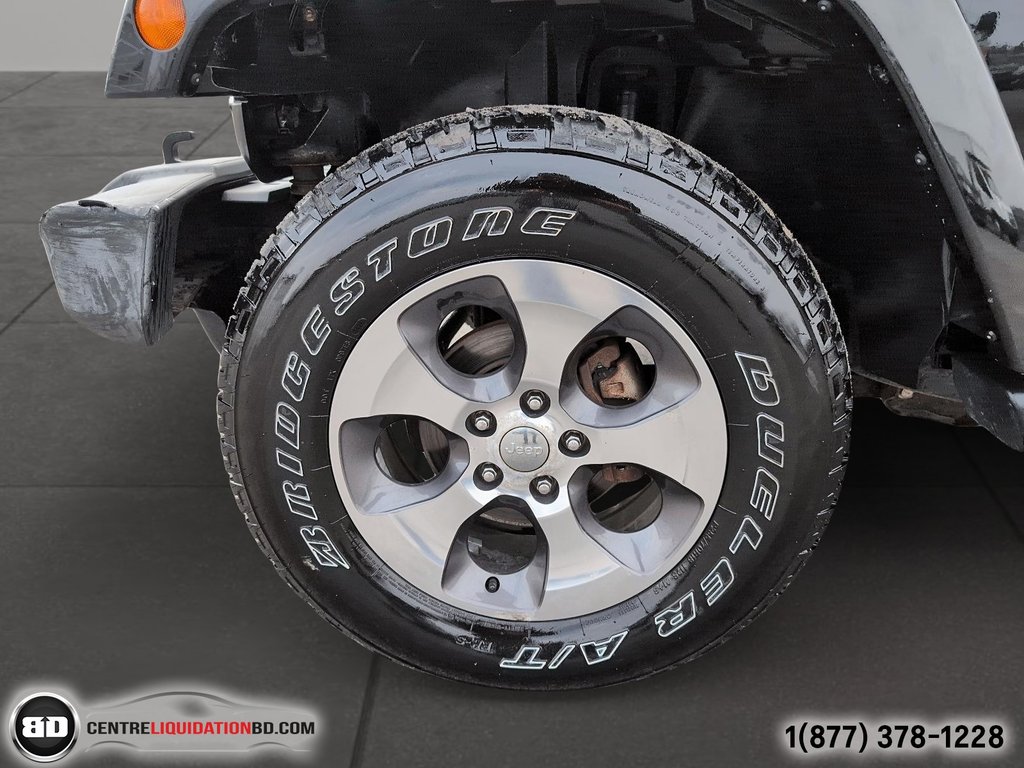 Jeep Wrangler Unlimited SAHARA V6 3.6L CUIR 2017 à Granby, Québec - 12 - w1024h768px