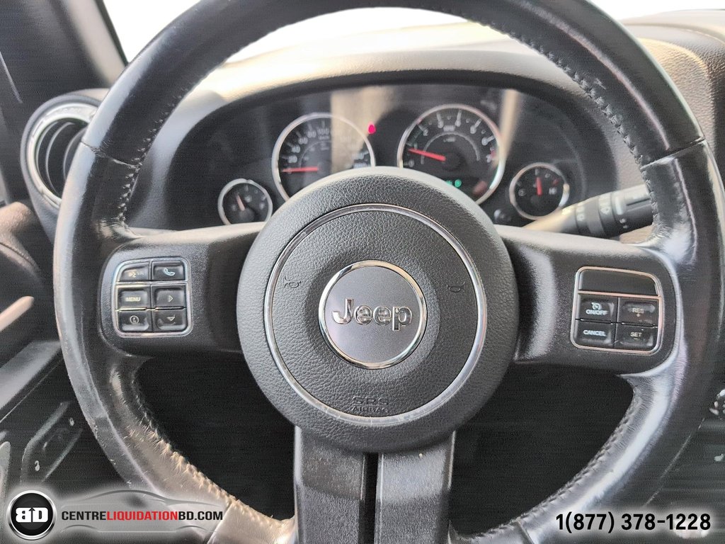 2017 Jeep Wrangler Unlimited Sahara V6 3.6L CUIR in Granby, Quebec - 17 - w1024h768px