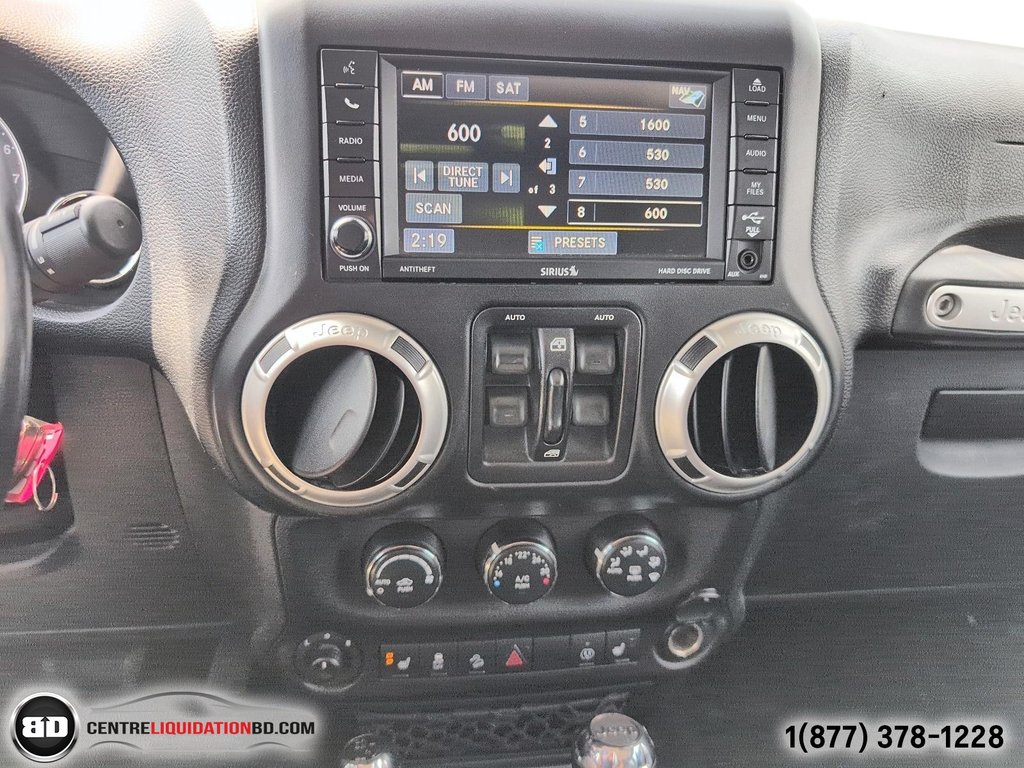 2017 Jeep Wrangler Unlimited Sahara V6 3.6L CUIR in Granby, Quebec - 19 - w1024h768px