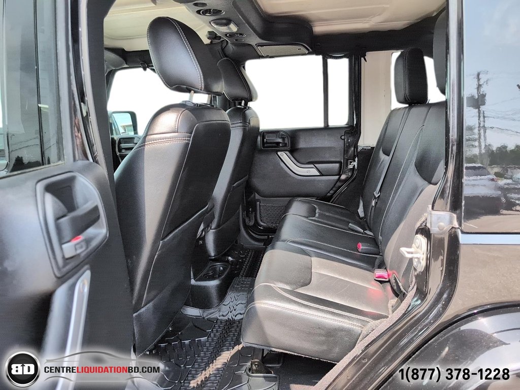 2017 Jeep Wrangler Unlimited Sahara V6 3.6L CUIR in Granby, Quebec - 14 - w1024h768px