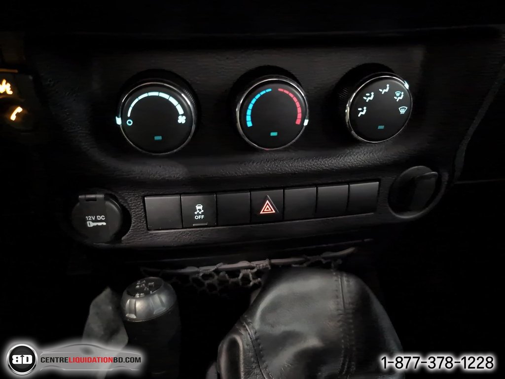 2016 Jeep Wrangler Sport MANUELLE in Granby, Quebec - 20 - w1024h768px