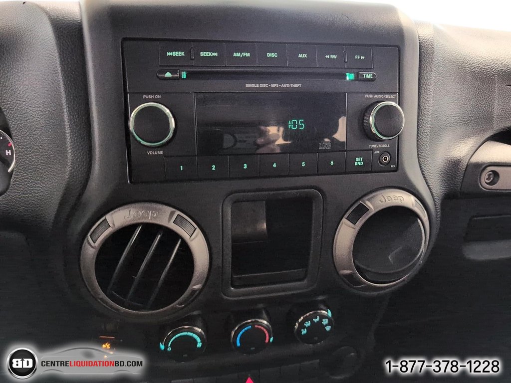 2016 Jeep Wrangler Sport MANUELLE in Granby, Quebec - 19 - w1024h768px