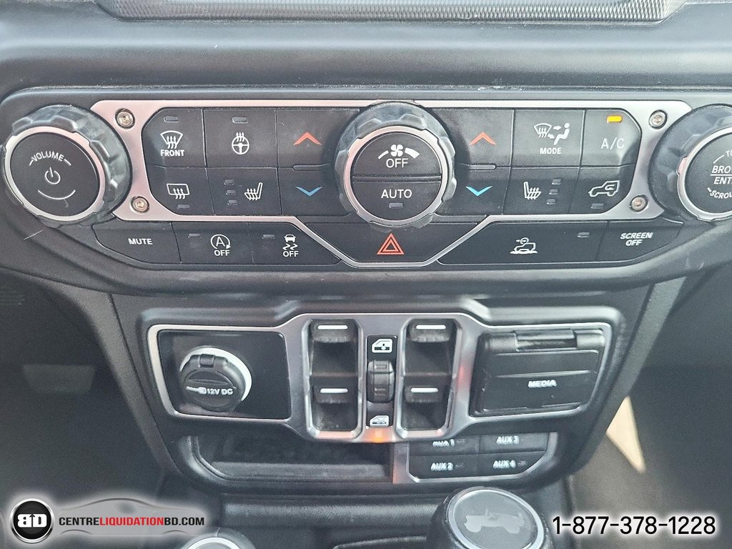 2023 Jeep Wrangler Sahara Altitude in Granby, Quebec - 19 - w1024h768px
