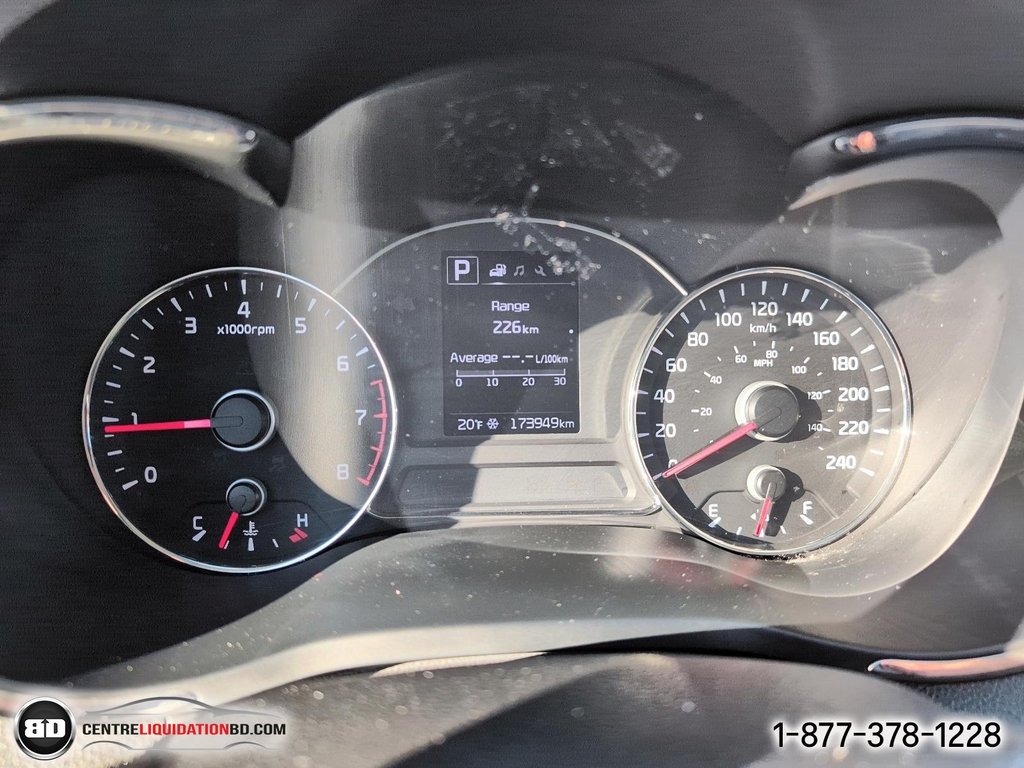 2017 Kia Forte LX + AUTOMATIQUE SIEGES CHAUFFANTS in Granby, Quebec - 19 - w1024h768px